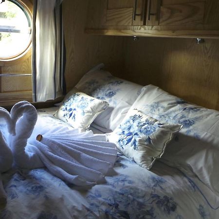 Houseboat Hotels Sheffield Bilik gambar