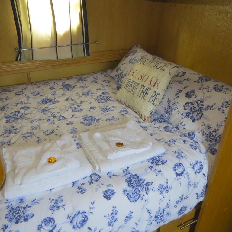Houseboat Hotels Sheffield Bilik gambar