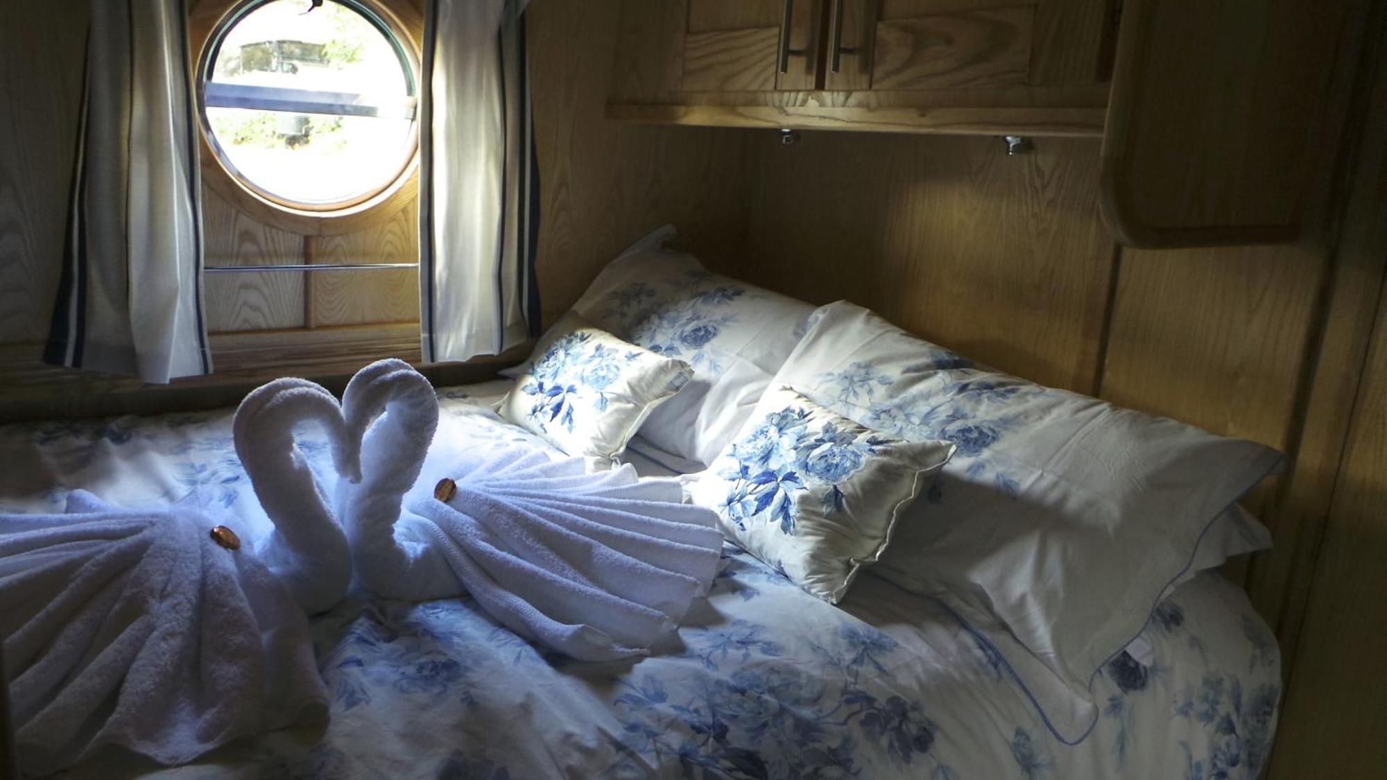 Houseboat Hotels Sheffield Bilik gambar