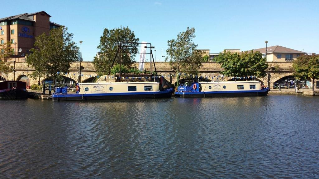Houseboat Hotels Sheffield Bilik gambar